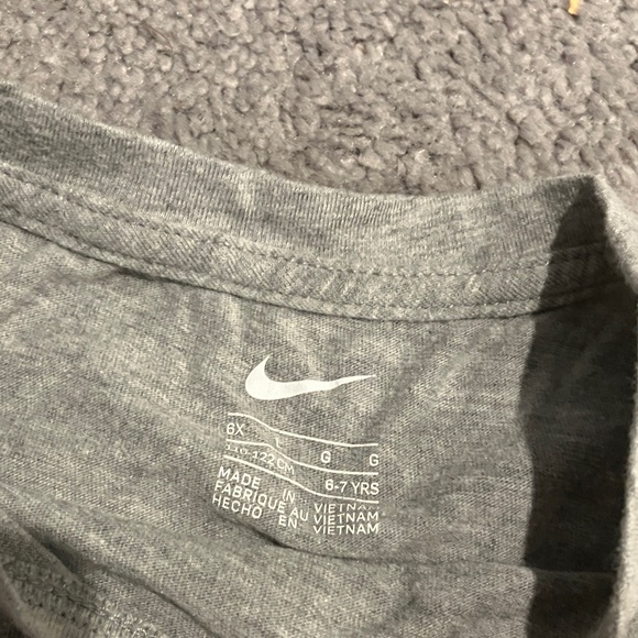 Nike Heather Gray Tee with Pink Heart Graphic - Picture 3 of 4